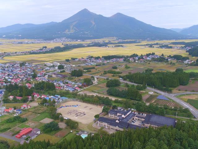 東中学校