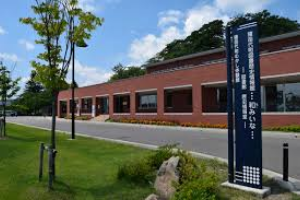 猪苗代町図書歴史情報館（和みいな）