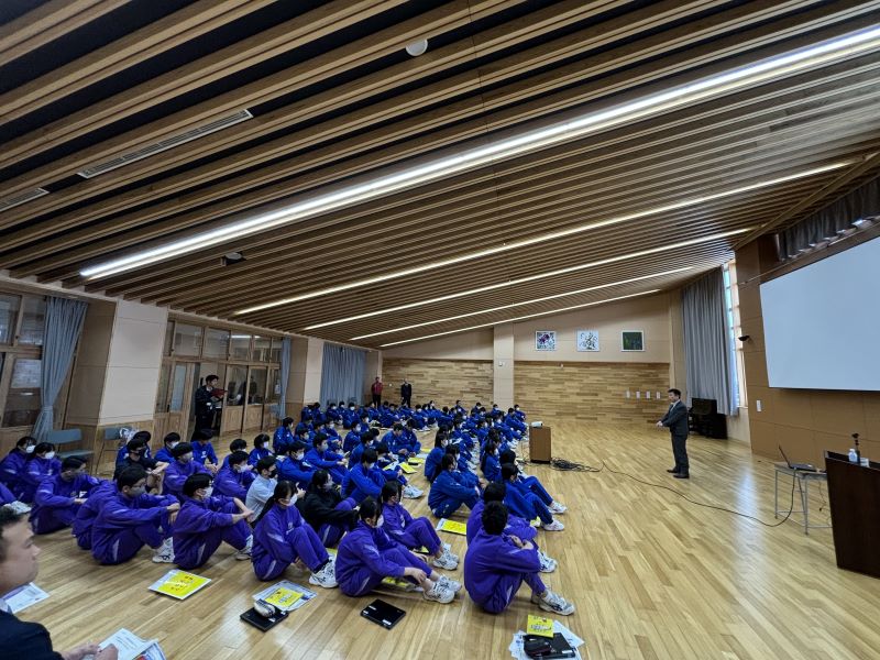 猪苗代中学校「総合的な学習」の時間での講習会の様子02