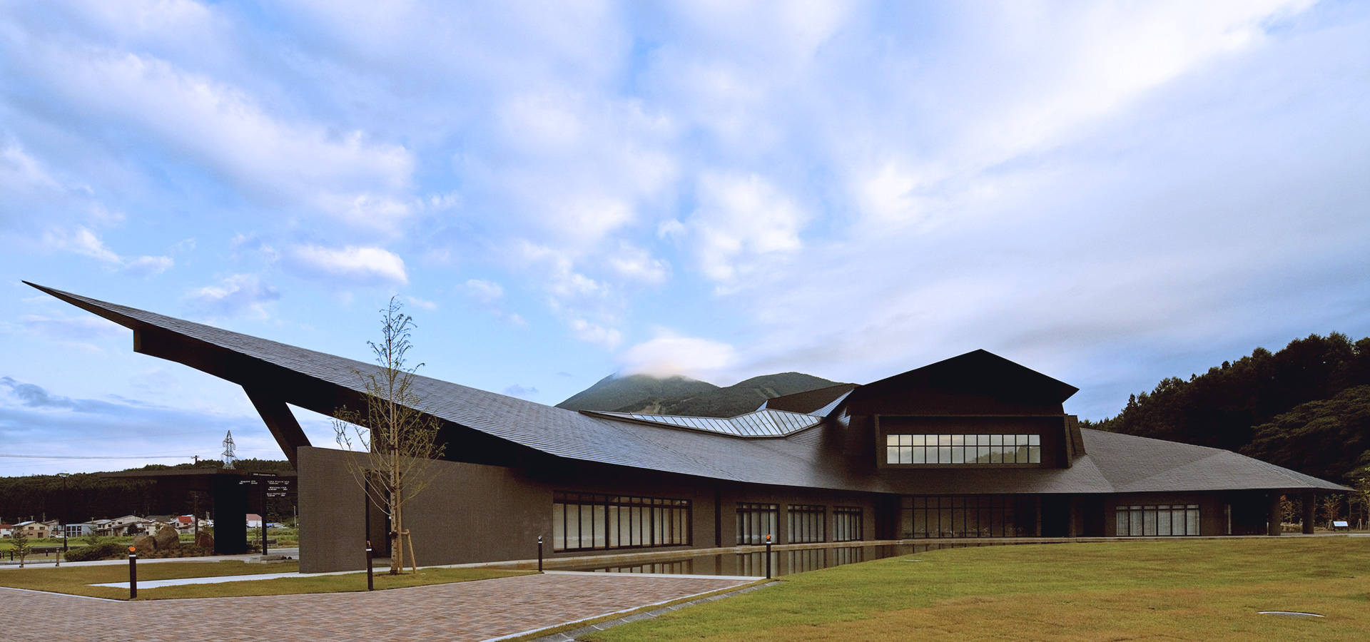 学びいなの外観